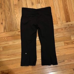 Women’s Lululemon size 10 cropped pants